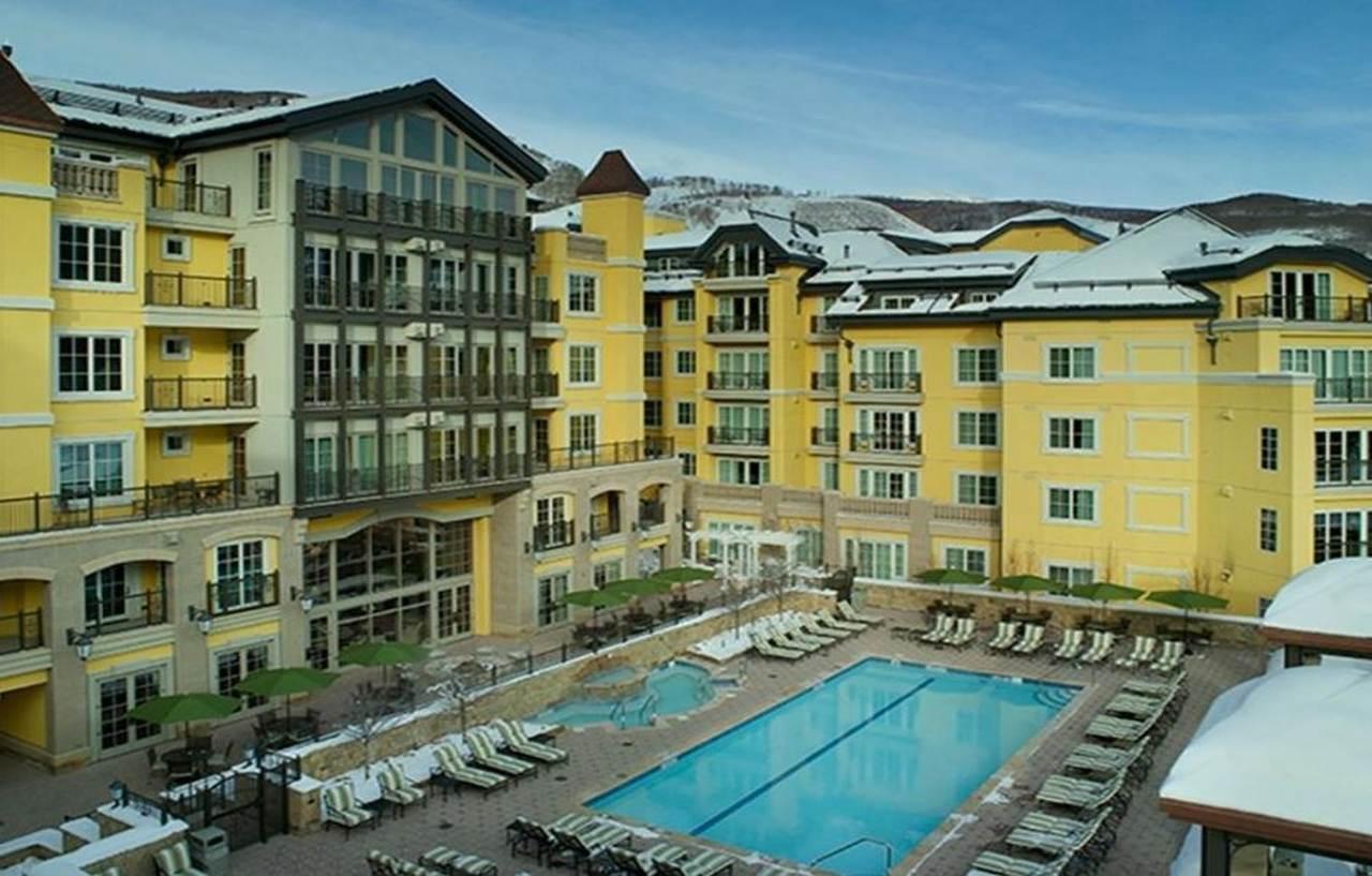 Legendary Lodging At The Ritz Вейл Екстериор снимка