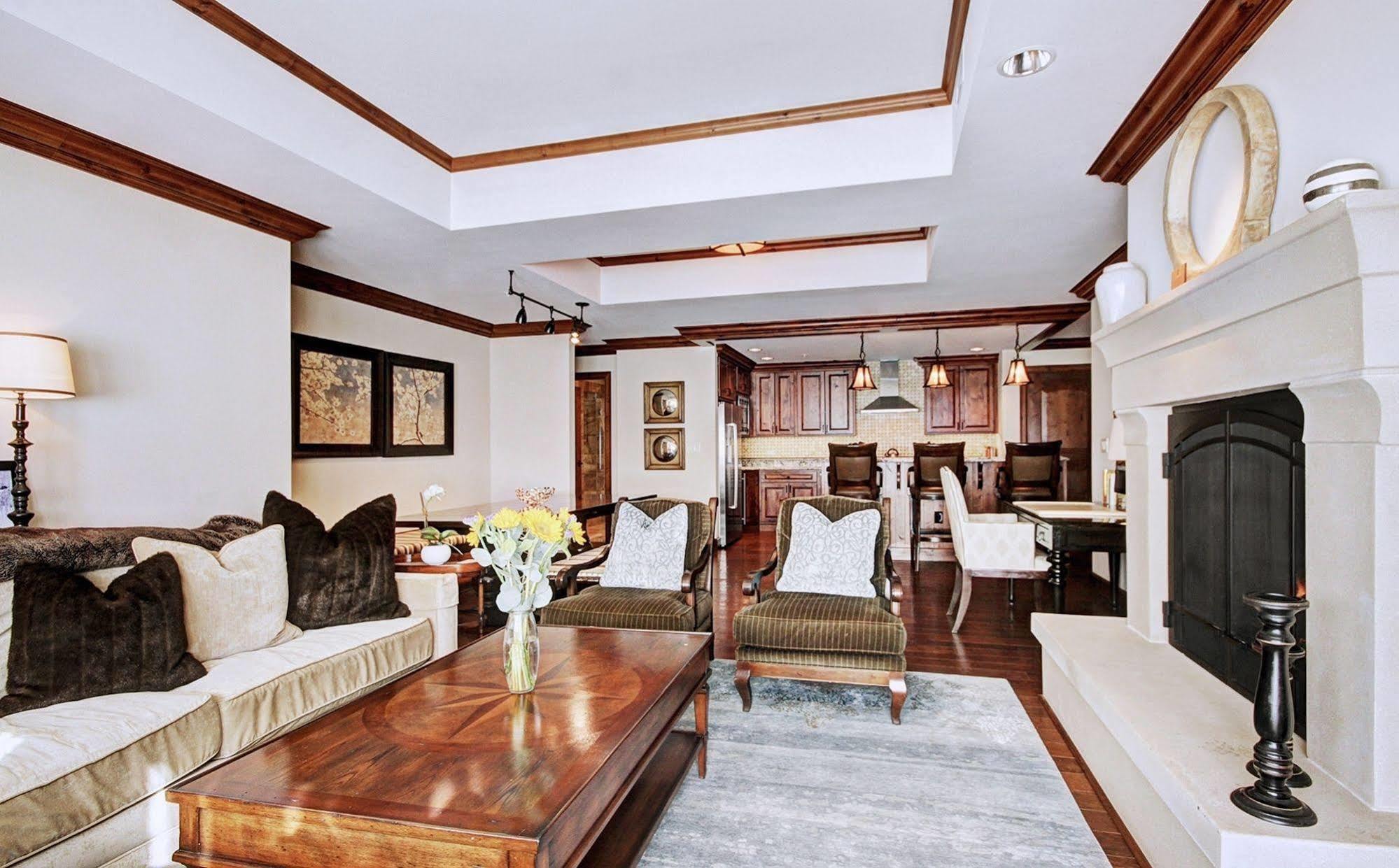 Legendary Lodging At The Ritz Вейл Екстериор снимка